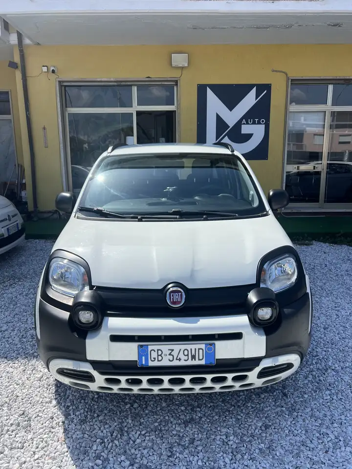 Fiat Panda CROSS 1.0 FIREFLY SES HYBRID (51 KW)