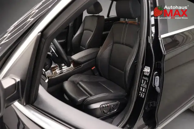 BMW X4 view 14