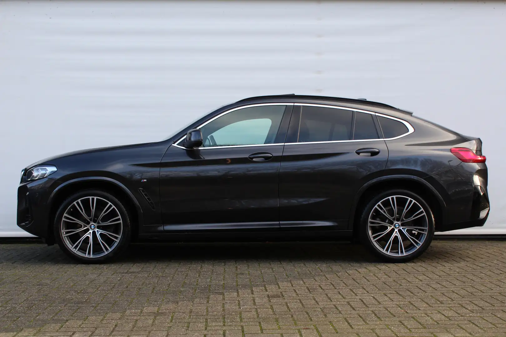 BMW X4 xDrive20i M Sport Automaat / Panoramadak / Adaptie Grijs - 2