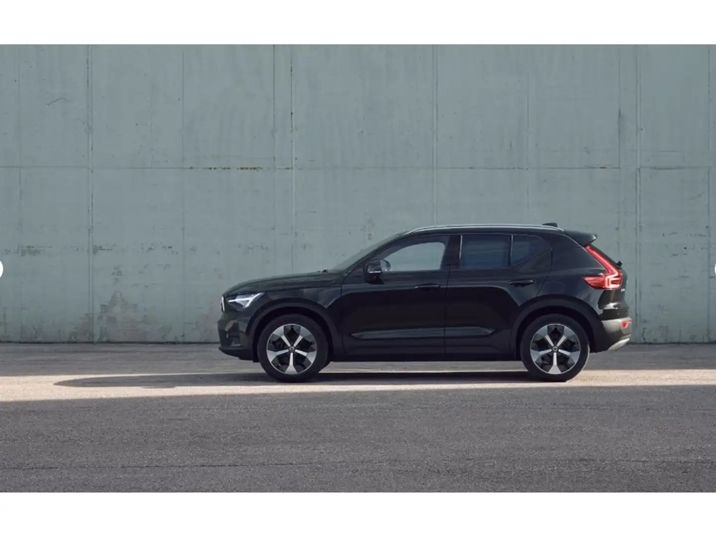 Volvo XC40 Core B3 Mild hybrid Benzine Nero - 2