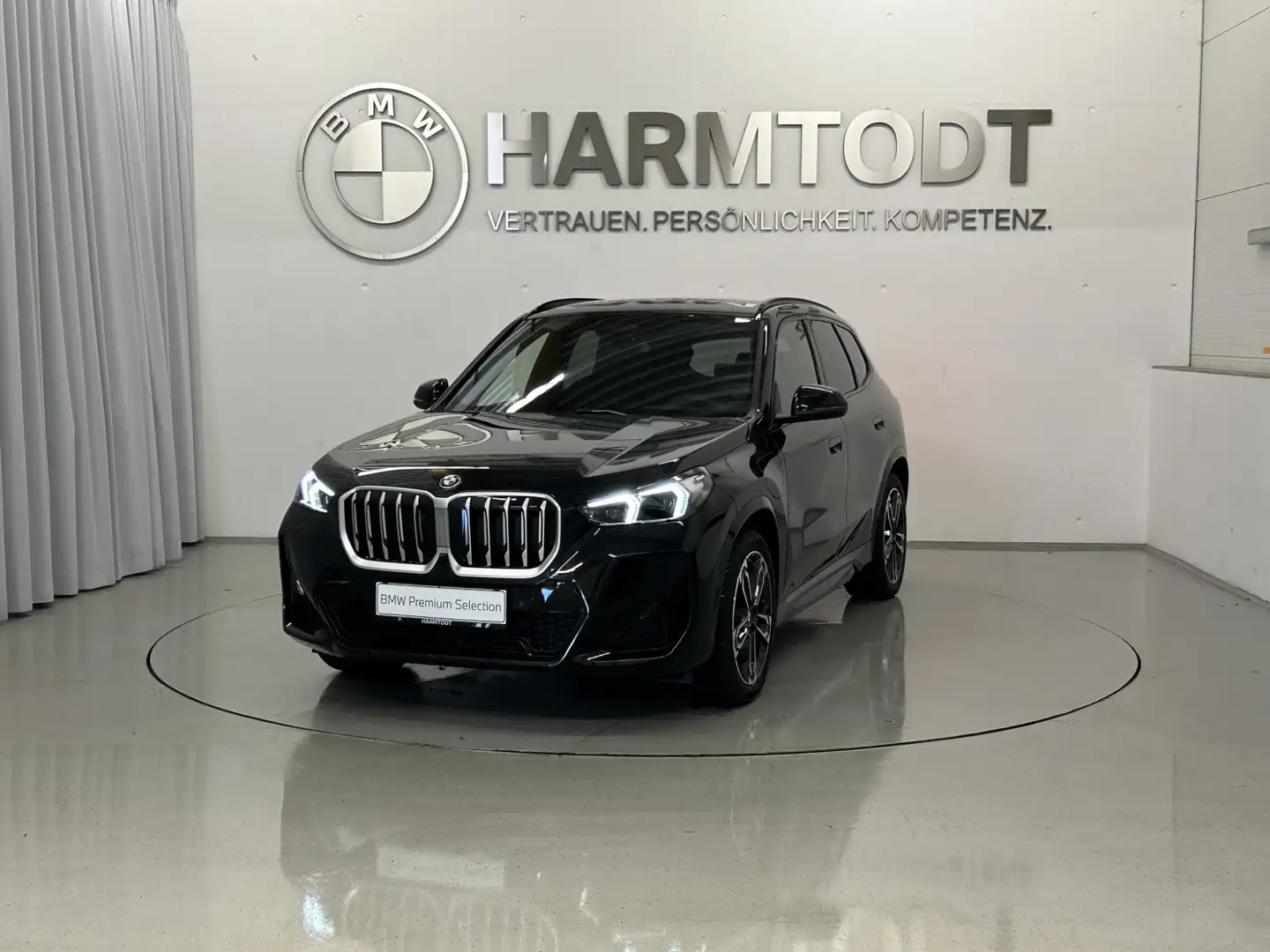 BMW X1 xDrive30e *M-Sportpaket / Innovationspaket / AHK* Schwarz - 2