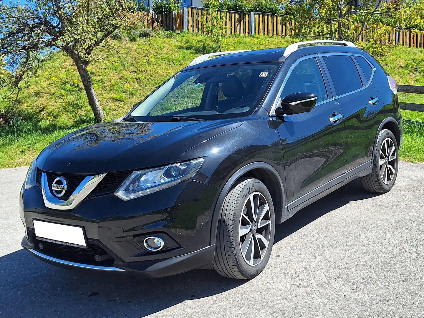 Nissan X-Trail Ein 4x4 Allrad für die ganze Familie Schwarz - 1