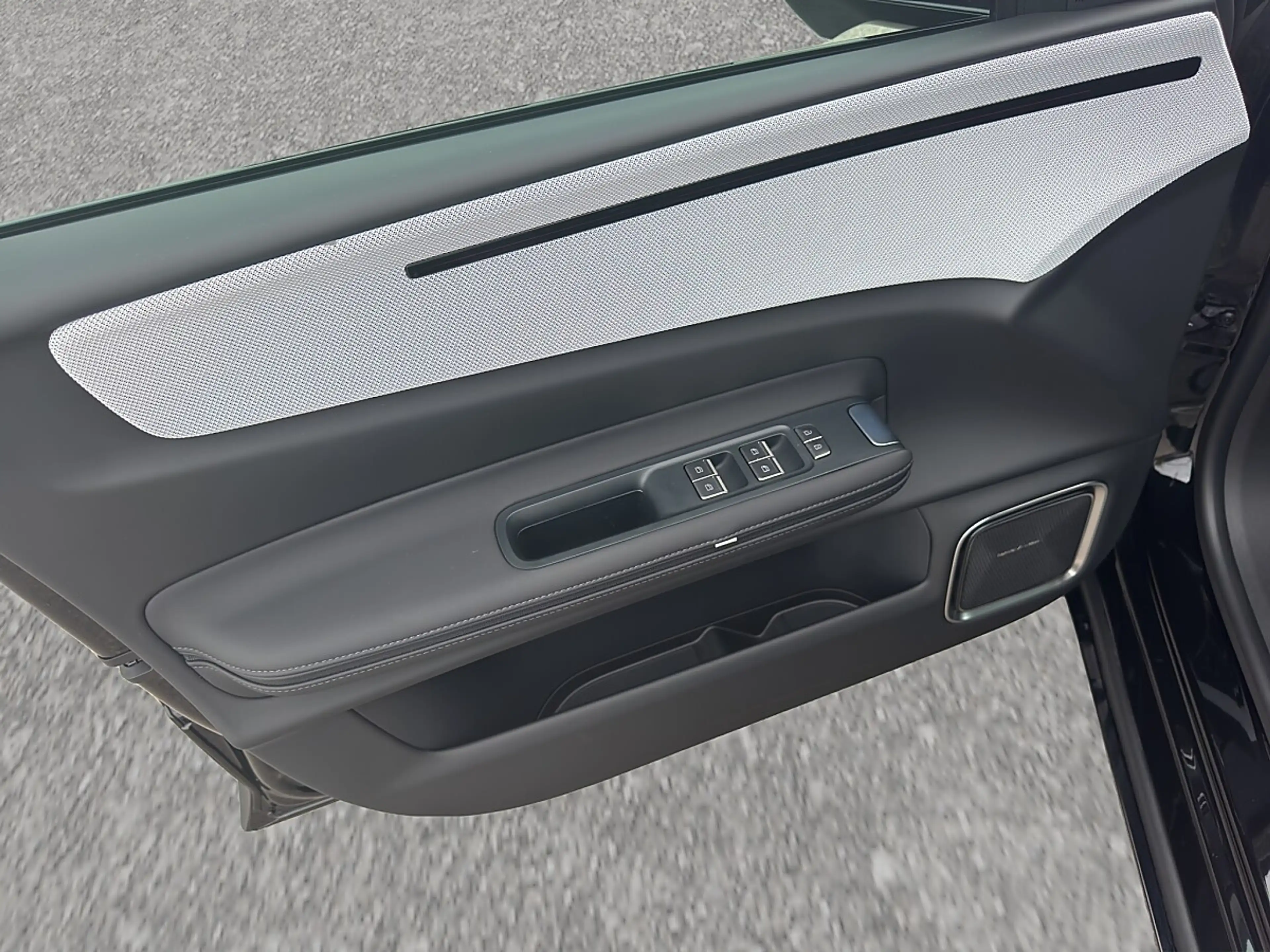 Polestar 4 Long Range 100kWh Dual Motor — photo 9