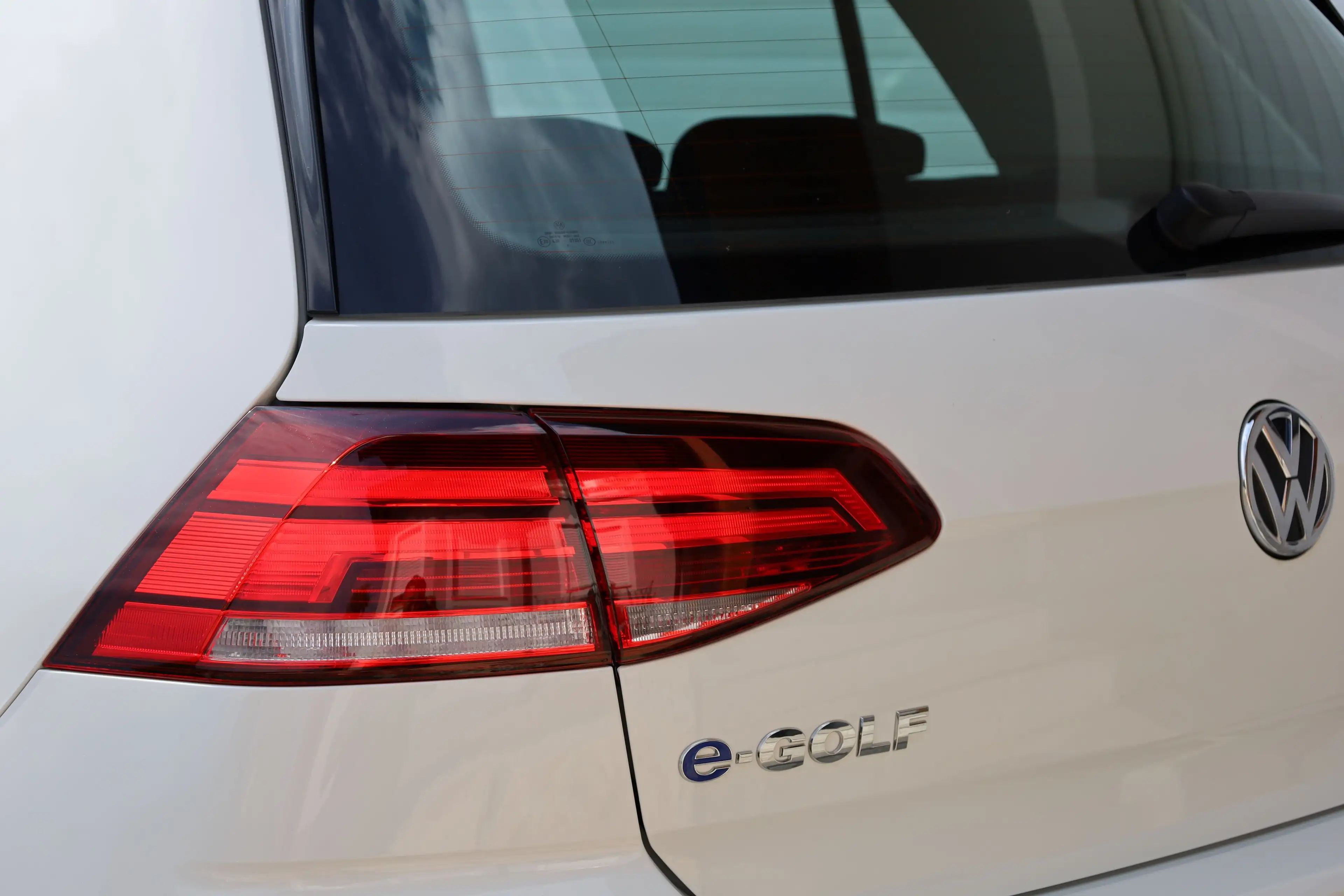 Volkswagen e-Golf COMF.LINE *WÄRMEP.-ACC-CCS-SHZ-NAVI-LED-DAB-APP — photo 15