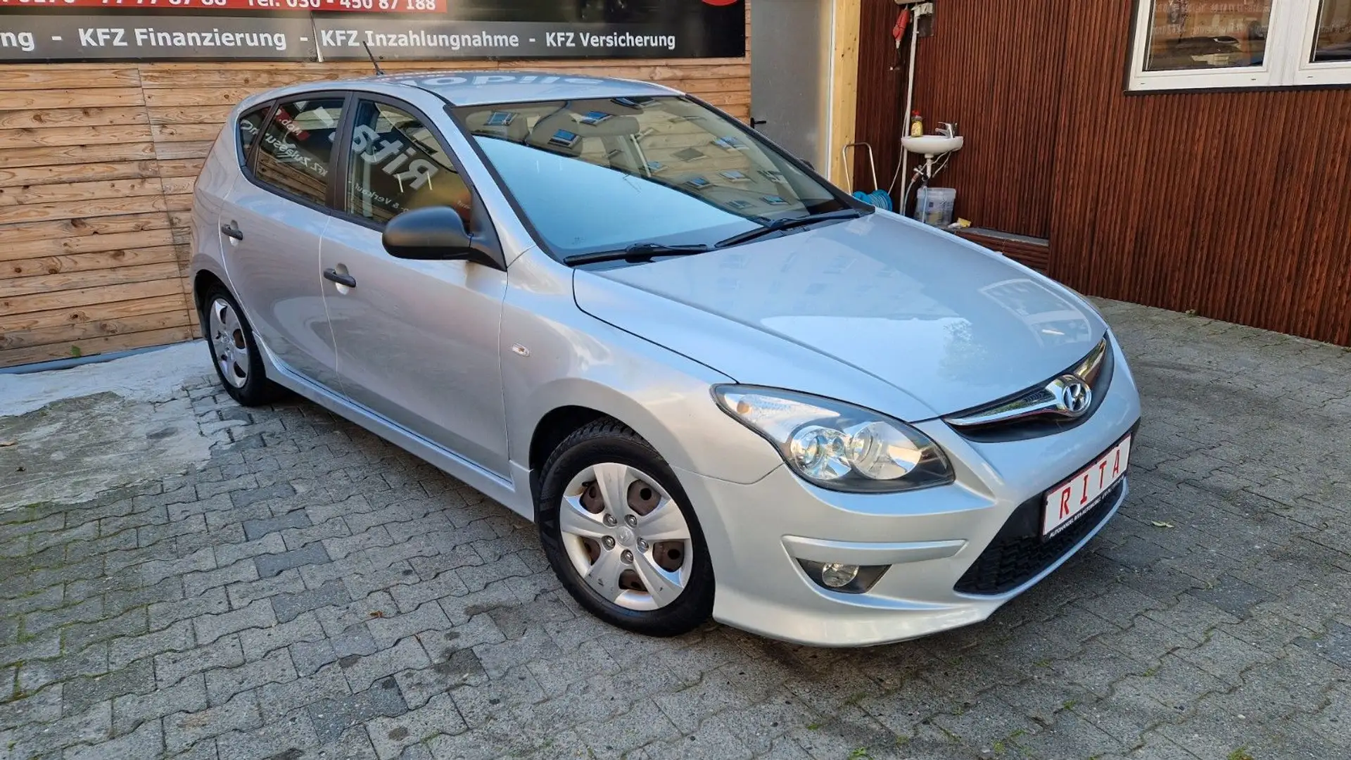Hyundai i30 1.4 FIFA WM Edition Grau - 2