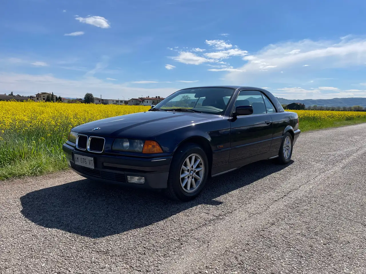 BMW 320i, foto 1