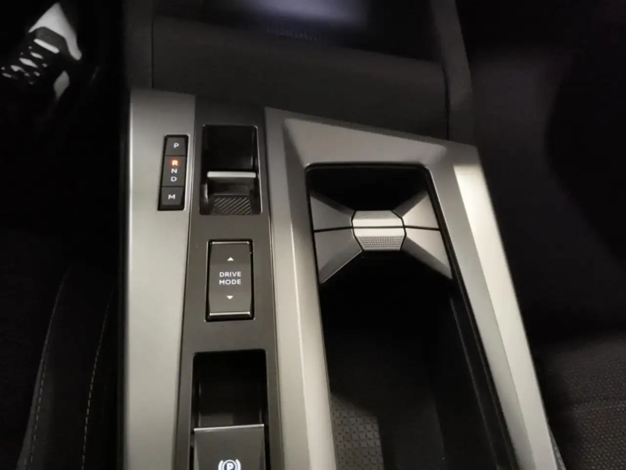 Opel Grandland 1.2T Aut.Edition+LED+CARPLAY+TEMPO+PDC 25