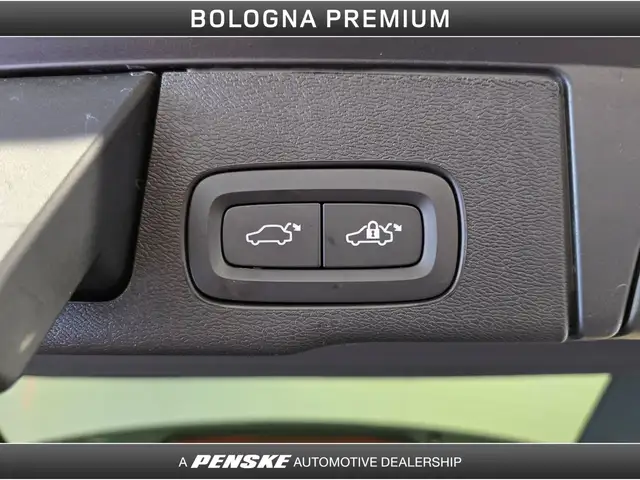 Volvo XC60 view 12
