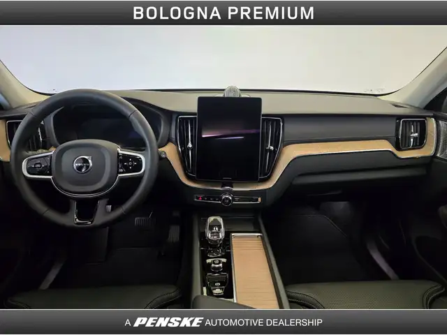 Volvo XC60 view 4