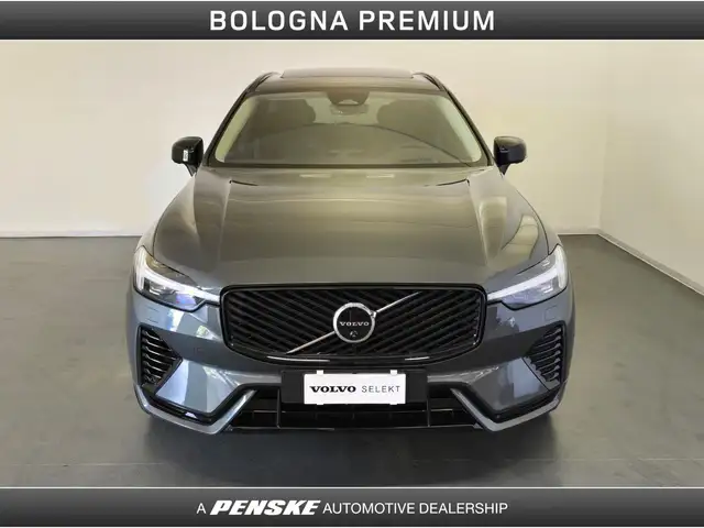 Volvo XC60 view 8