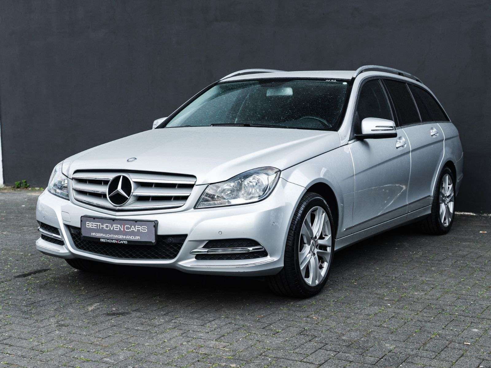 Second hand Mercedes Benz C-Class 
