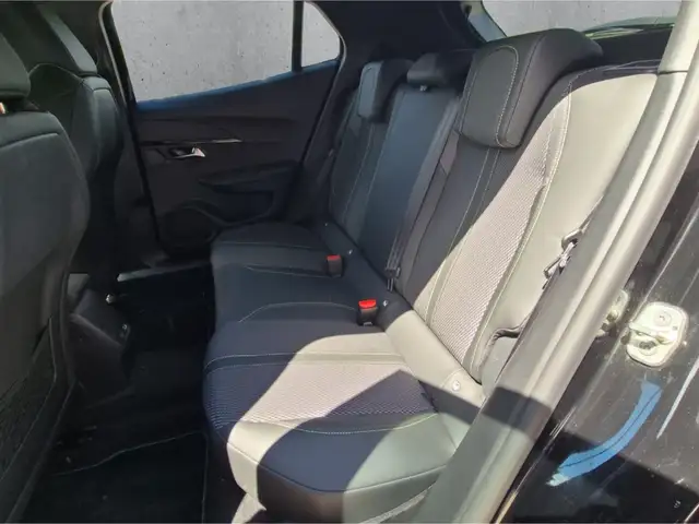 Peugeot 2008 view 8
