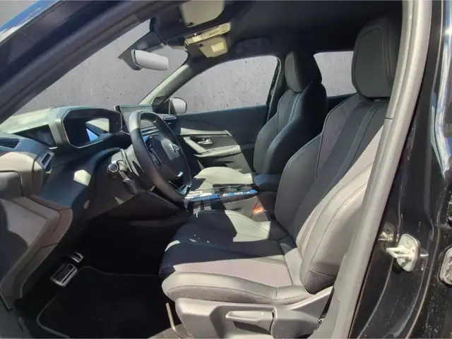 Peugeot 2008 view 9