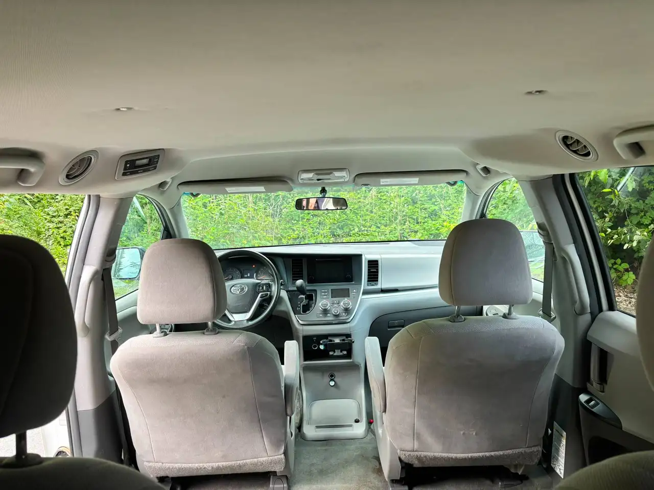 Toyota Sienna снимка Toyota Sienna