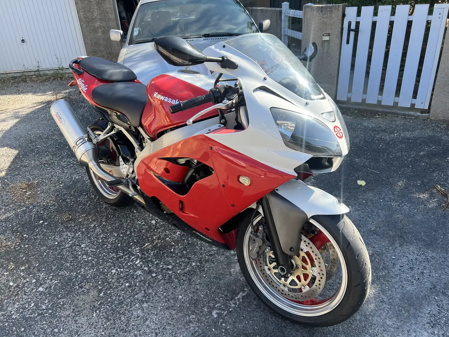 Kawasaki Ninja ZX-9R - 2