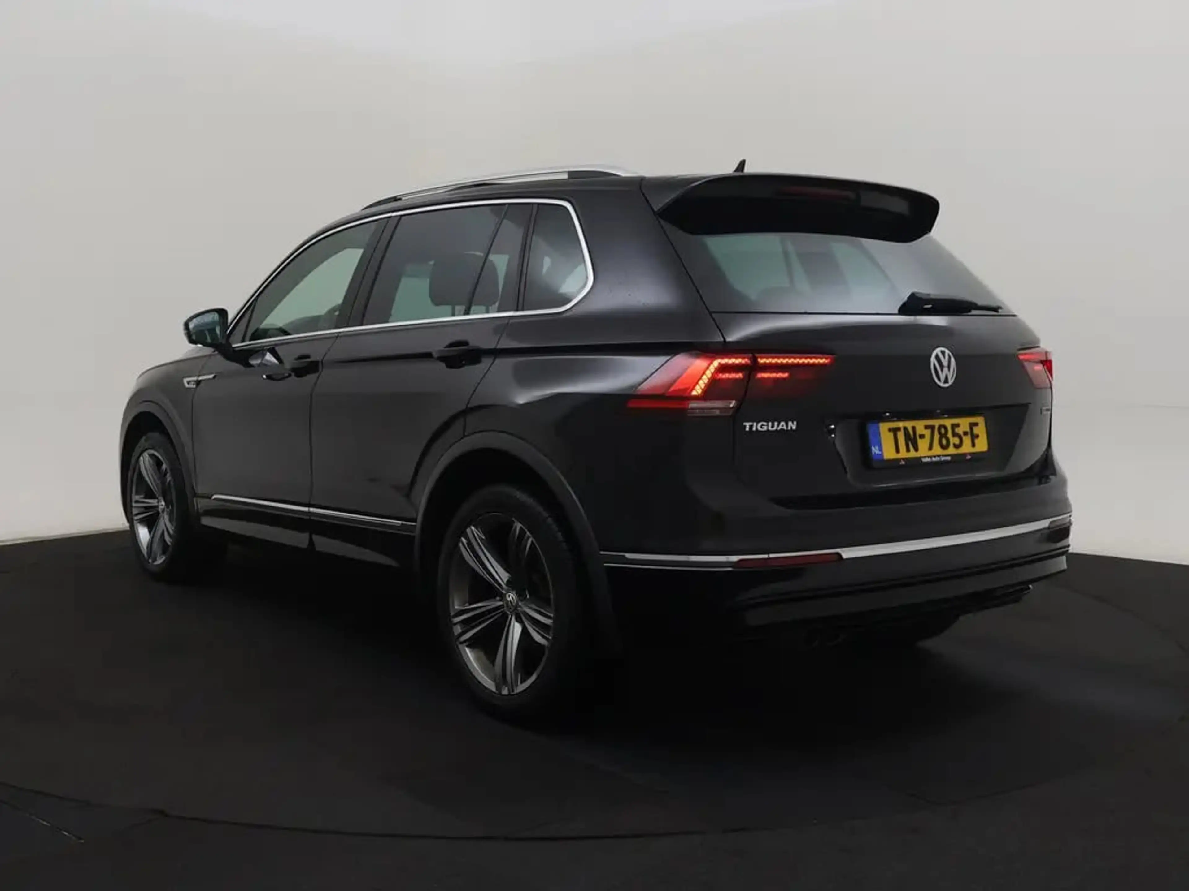Volkswagen Tiguan 1.4 TSI 4Motion Highline Business R Gratis Aflever — photo 2
