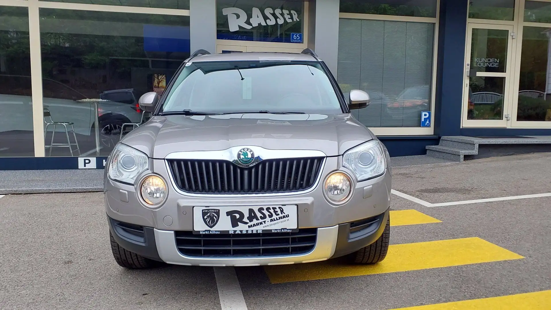 Skoda Yeti Elegance 1,2 TSI Grau - 1