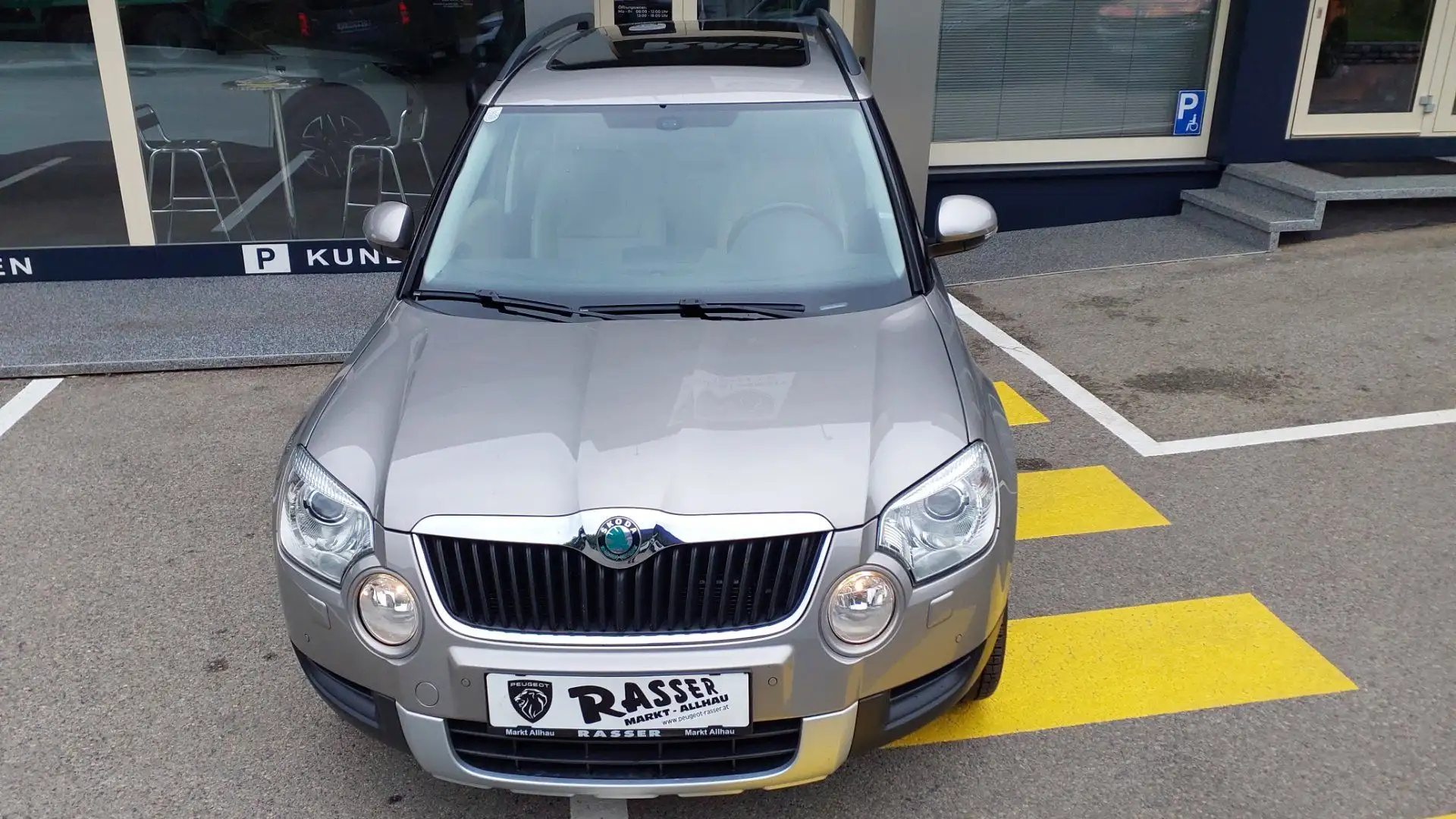 Skoda Yeti Elegance 1,2 TSI Grau - 2