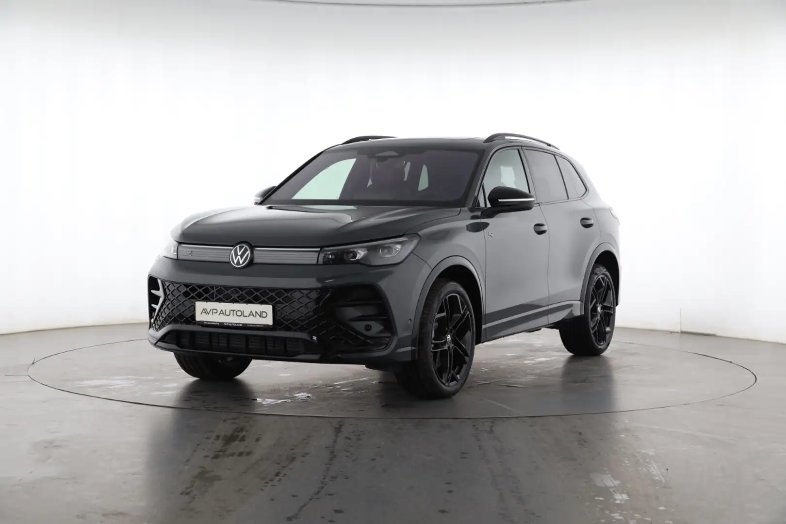 Volkswagen Tiguan 2.0 TDI DSG 4MOTION BLACK STYLE R-Line Grijs - 2