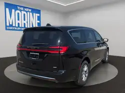 Chrysler Pacifica 2027