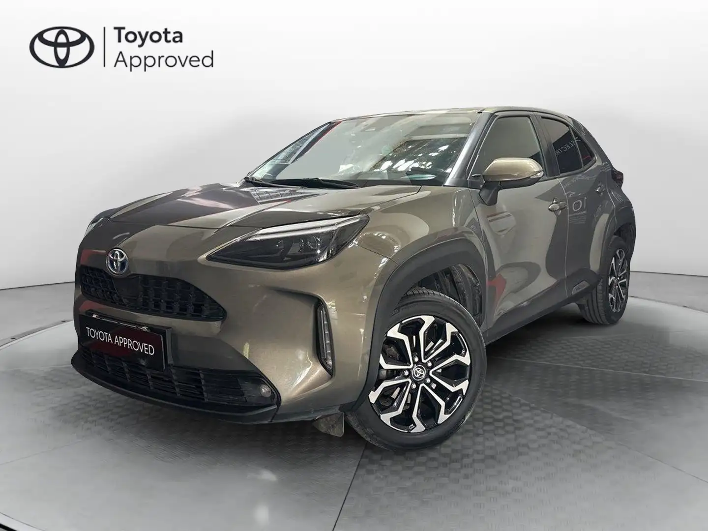 Toyota Yaris Cross 1.5 Hybrid 5p. E-CVT AWD-i Trend - 1