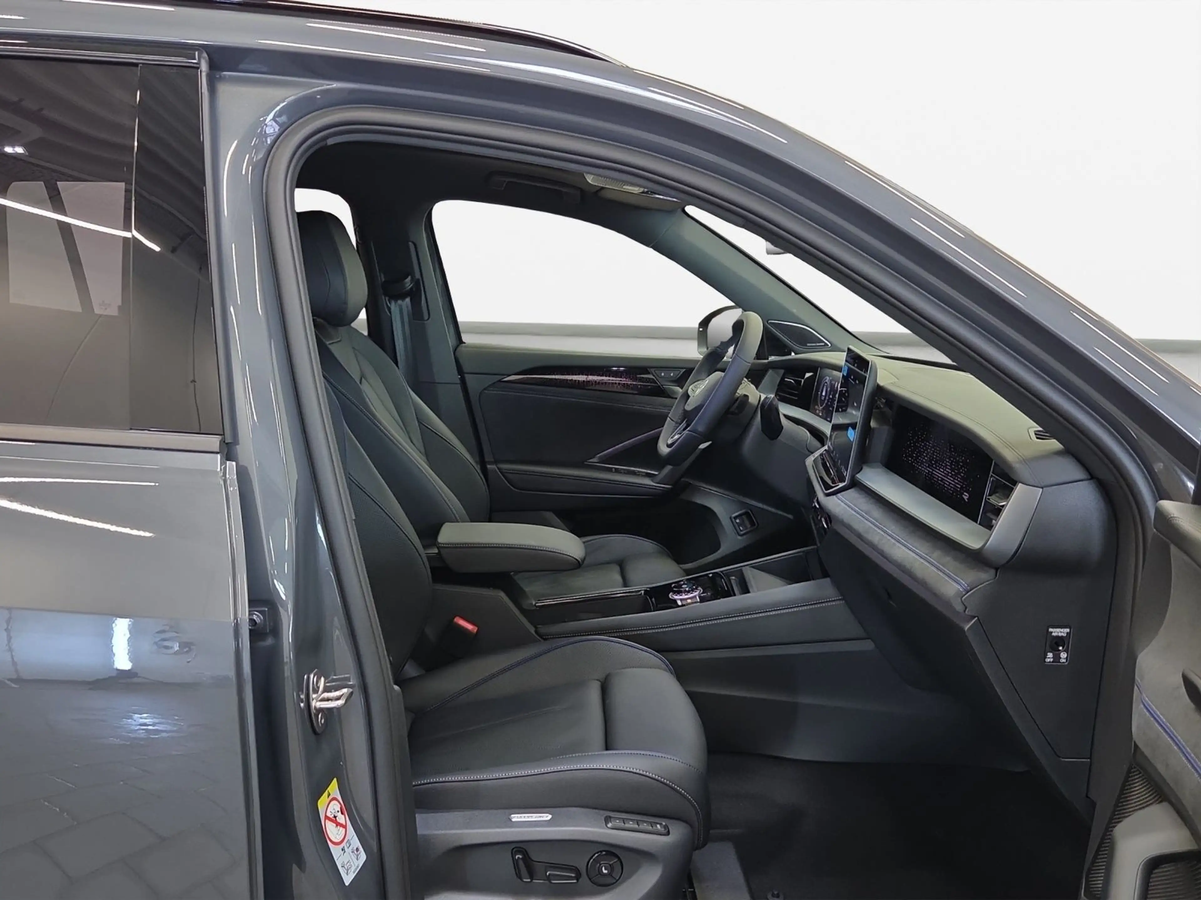 Volkswagen Tayron 1.5 eHybrid DSG R-Line AHK*NAV*PANO*H&K* — photo 5