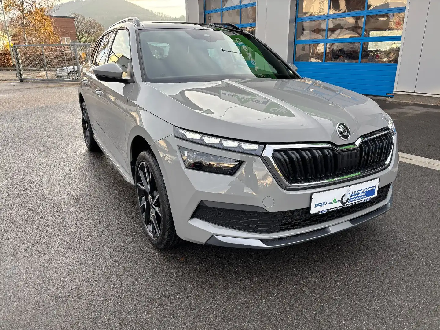 Skoda Kamiq Style 1.5TSi DSG PANO LED KAMERA 18" ACC Gris - 1