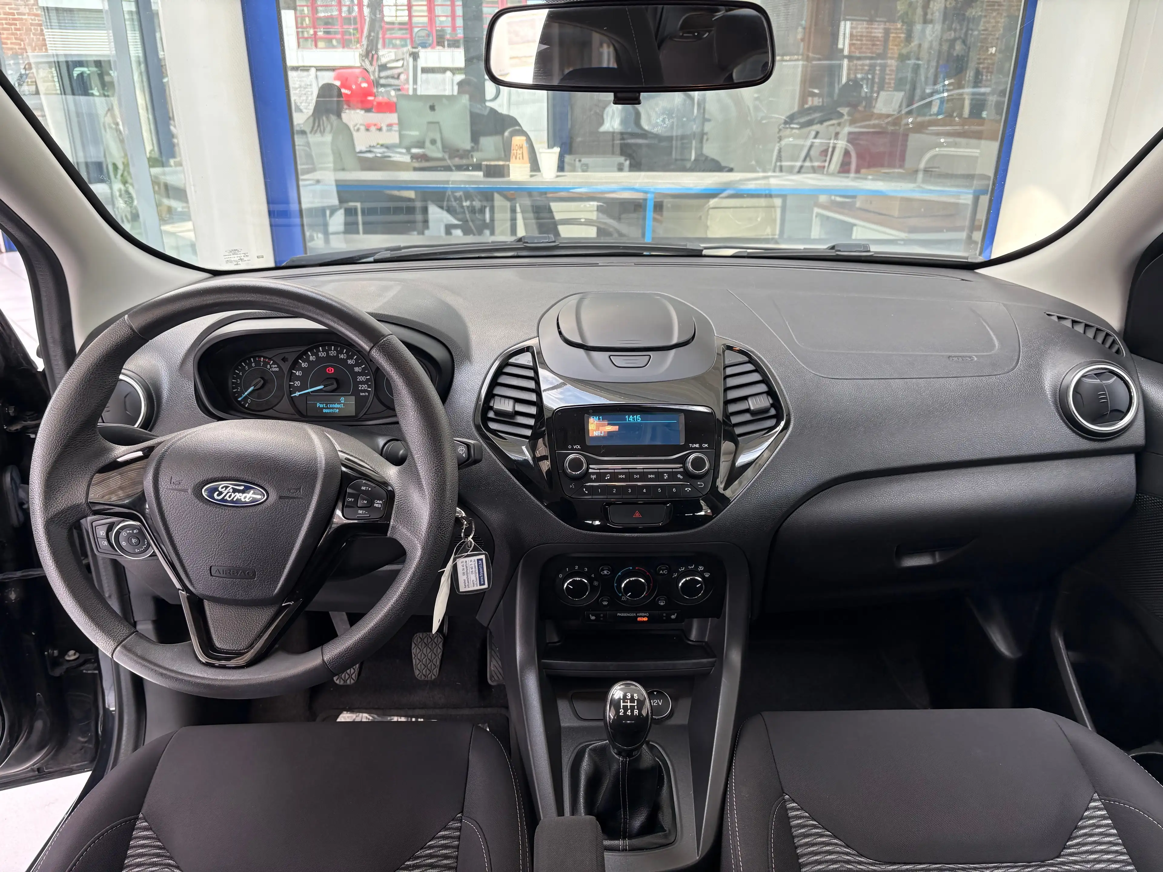 Ford Ka/Ka+ Ka+ 1.2i * PDC * SIEGE CHAUFF * CLIM * 5 PORTES * — photo 11