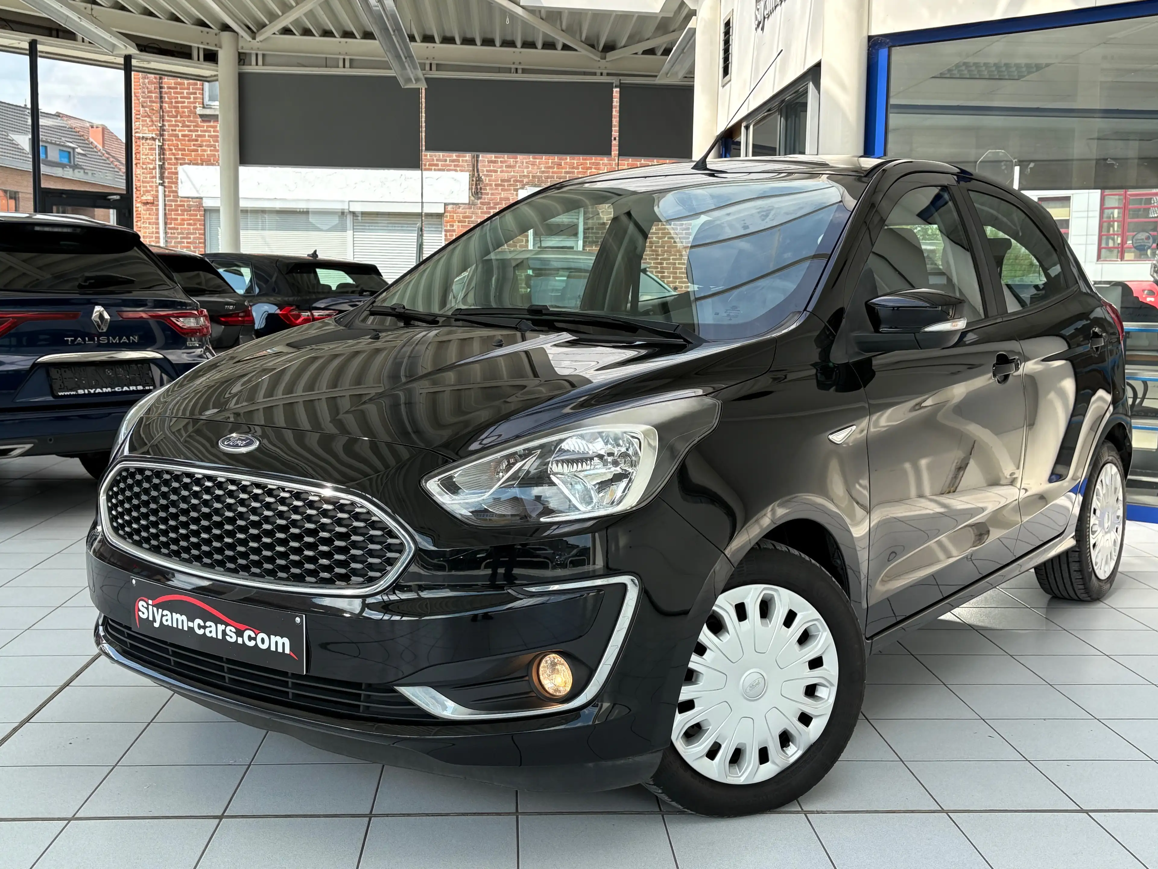 Ford Ka/Ka+ Ka+ 1.2i * PDC * SIEGE CHAUFF * CLIM * 5 PORTES *