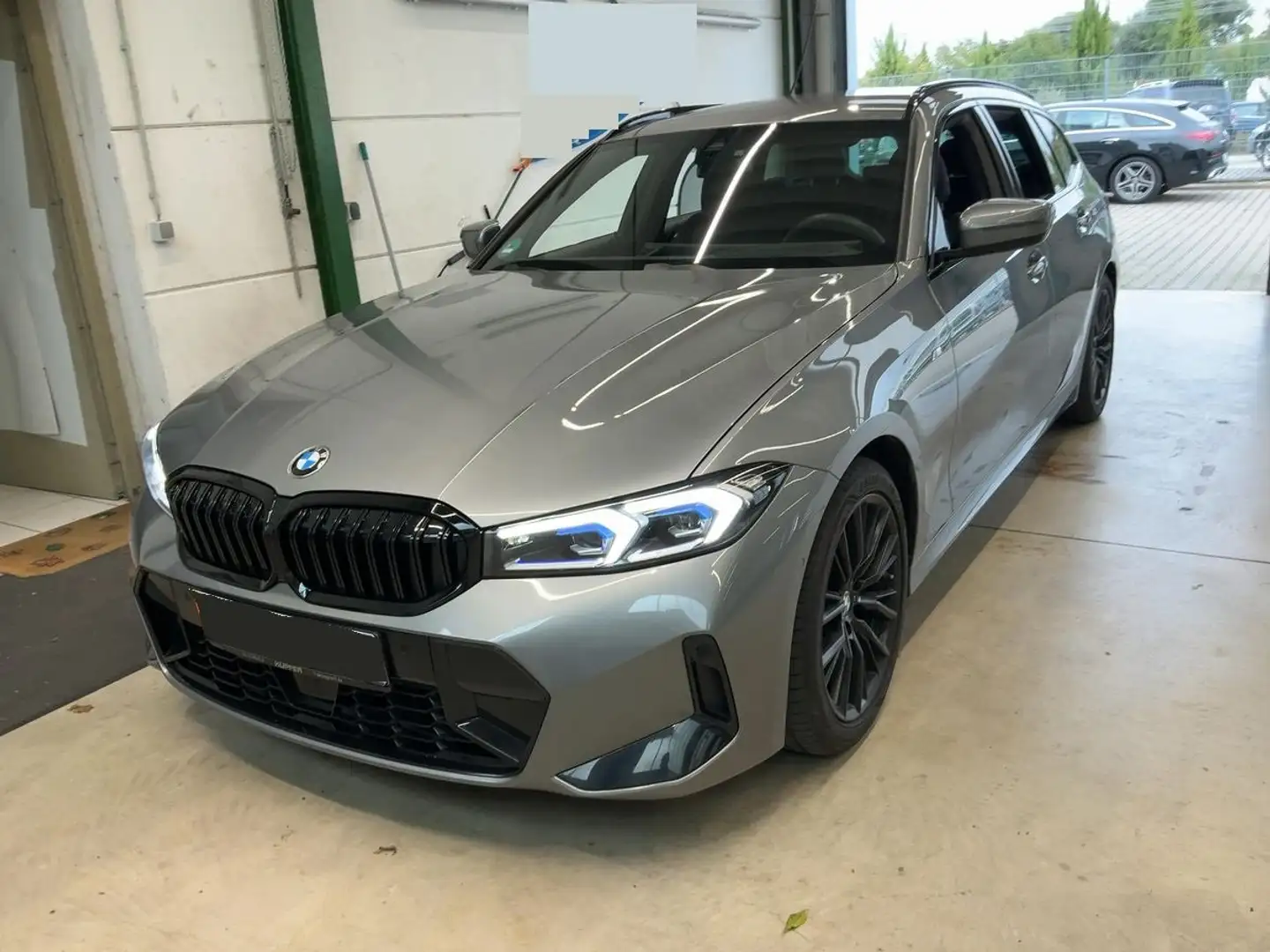 BMW 320 320d Touring mhev 48V MSport auto GANCIO TRAINO Grigio - 1