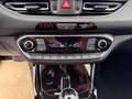 Hyundai i30 Kombi Family Sitzheizung Navi Rückfahrkamera PDC Silber - thumbnail 12