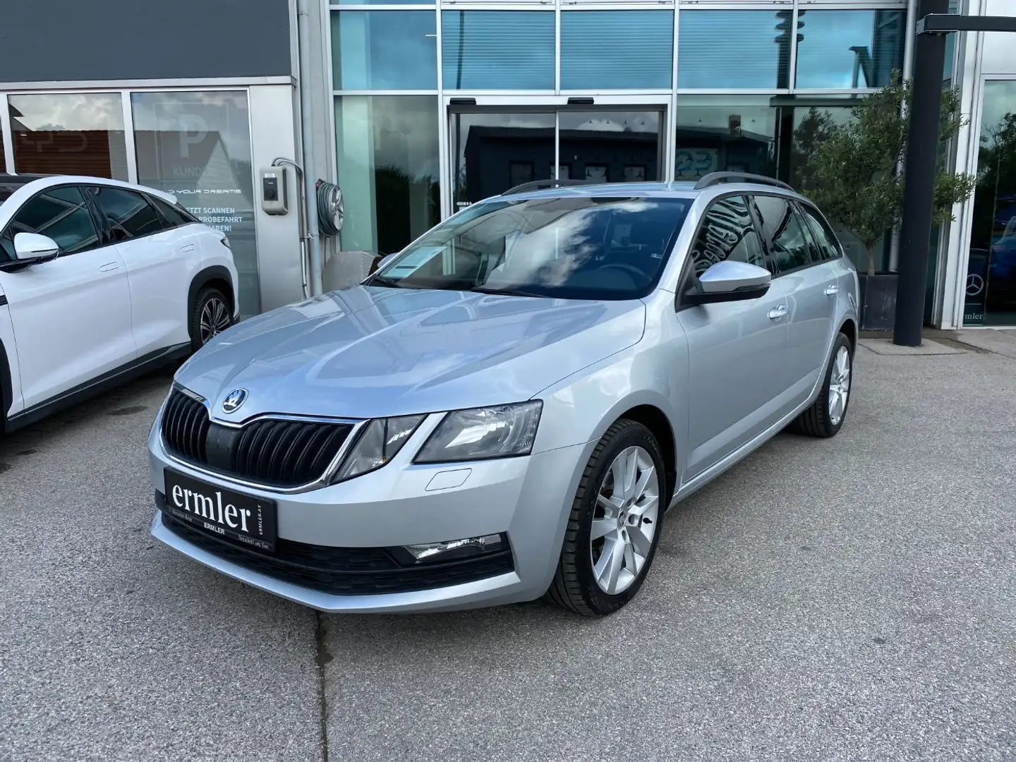Skoda Octavia 2.0 TDI Ambition (EURO 6d-TEMP) MAXI Shz Grau - 2