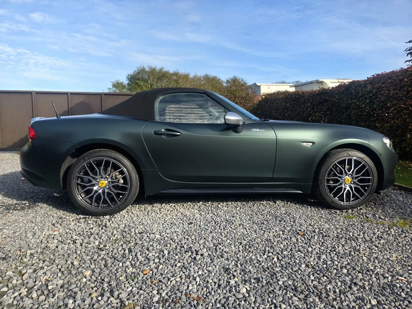 Fiat 124 Spider 1.4 MultiAir Lusso Groen - 1