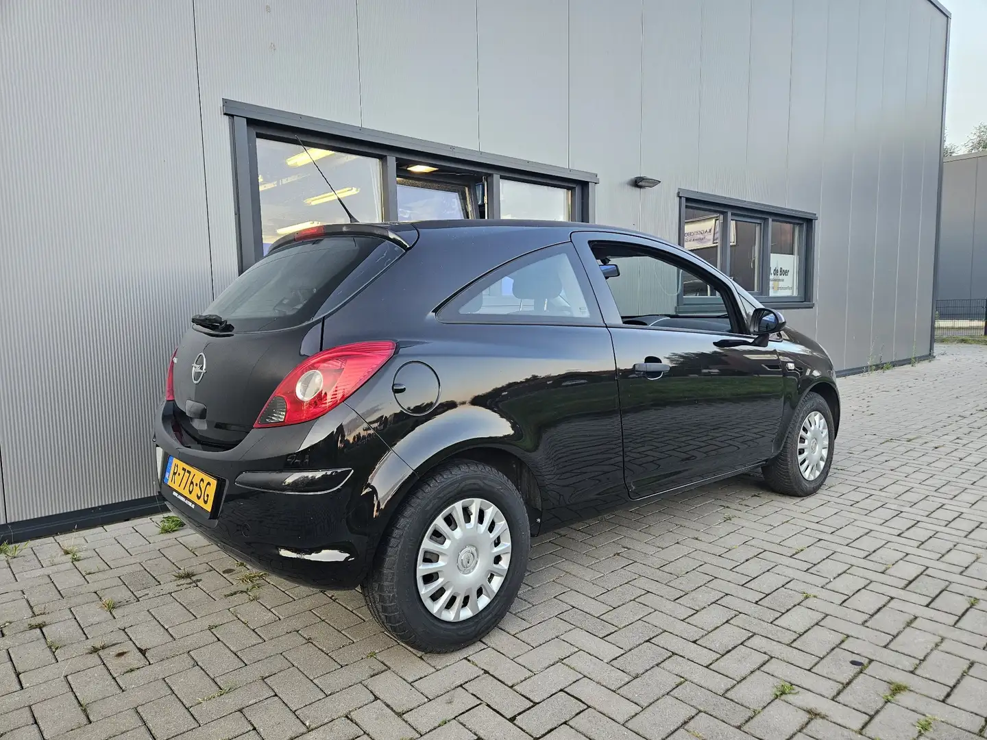 Opel Corsa 1.2-16V Edition | Nieuwe Distributieketting Zwart - 2