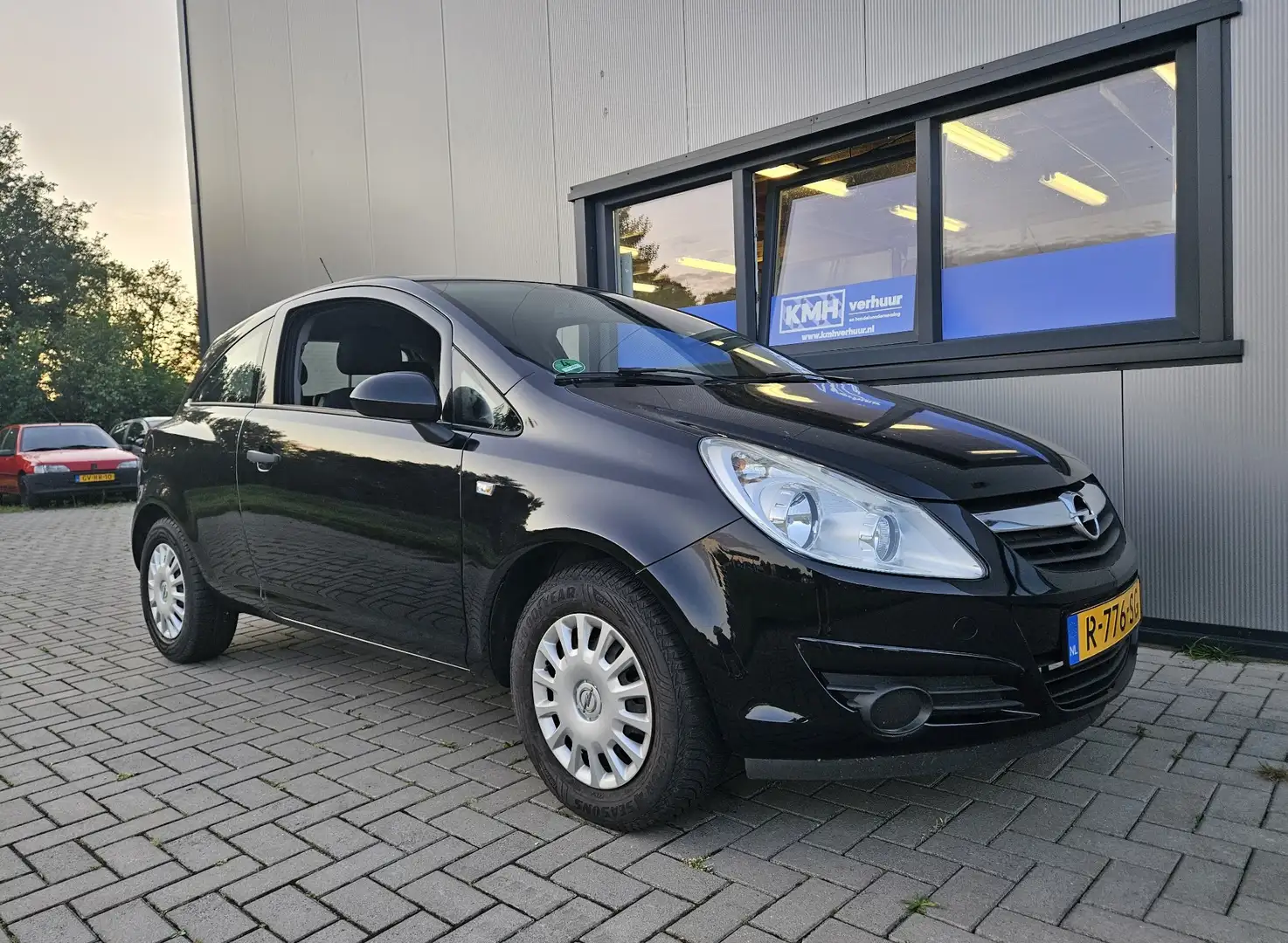 Opel Corsa 1.2-16V Edition | Nieuwe Distributieketting Zwart - 1