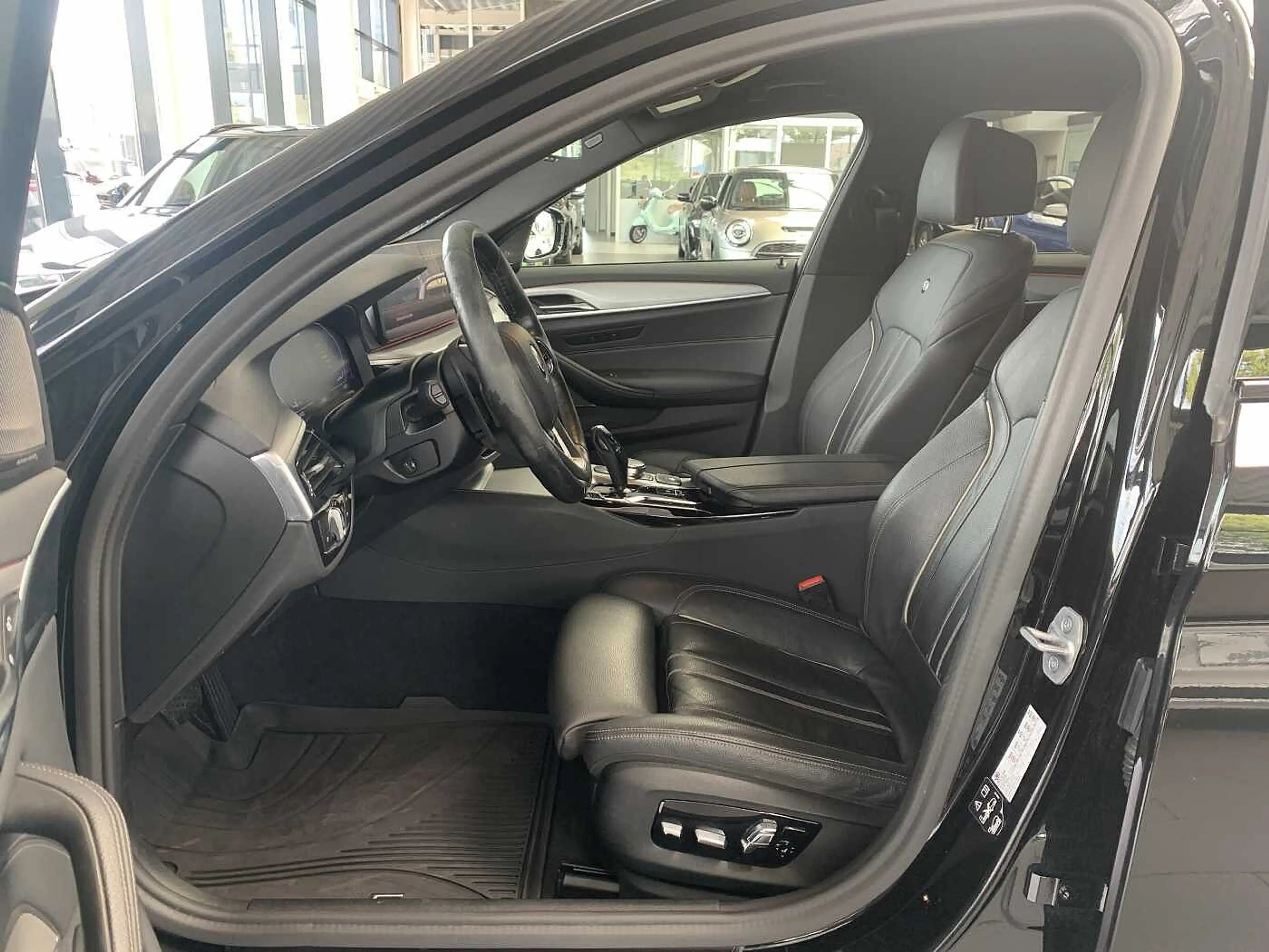 Alpina D5 S Touring Allrad — photo 15