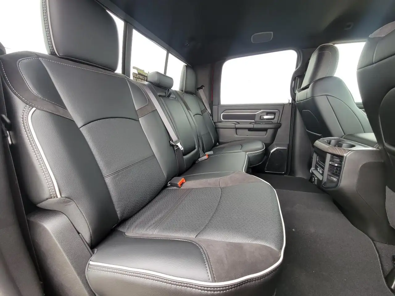 RAM 2500 снимка RAM 2500