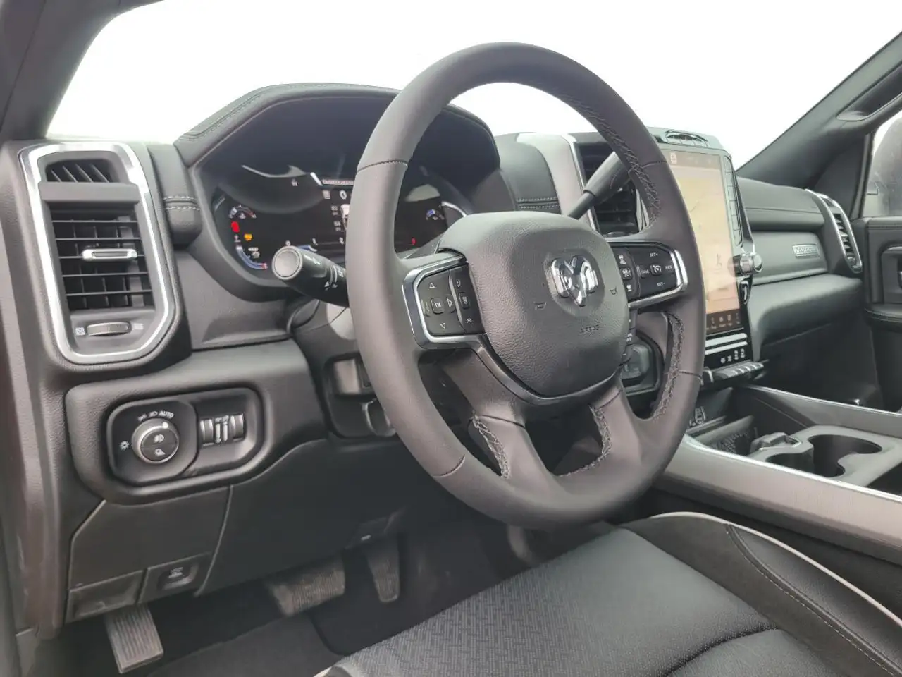 RAM 2500 снимка RAM 2500