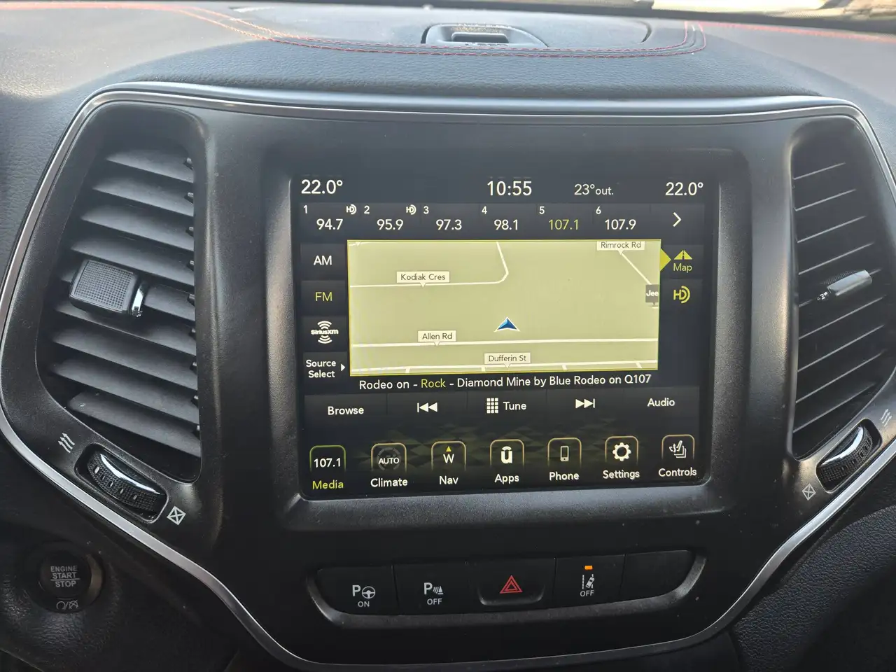 Jeep Cherokee photo Jeep Cherokee