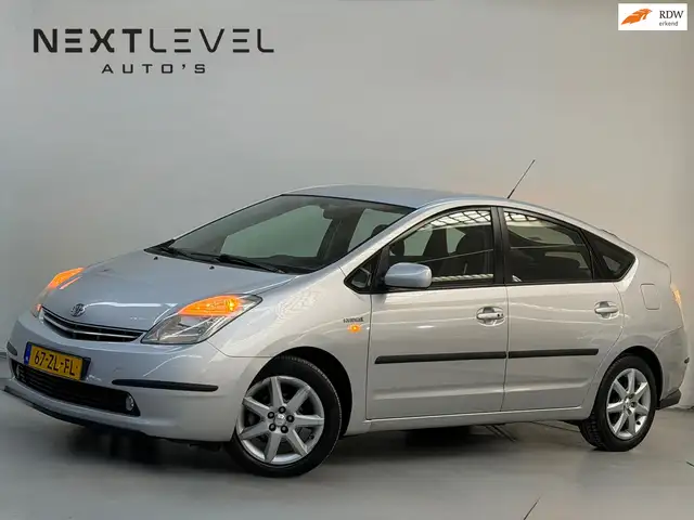 Toyota Prius 1.5 VVT-i Business Edition Camera 6 Maanden Batter