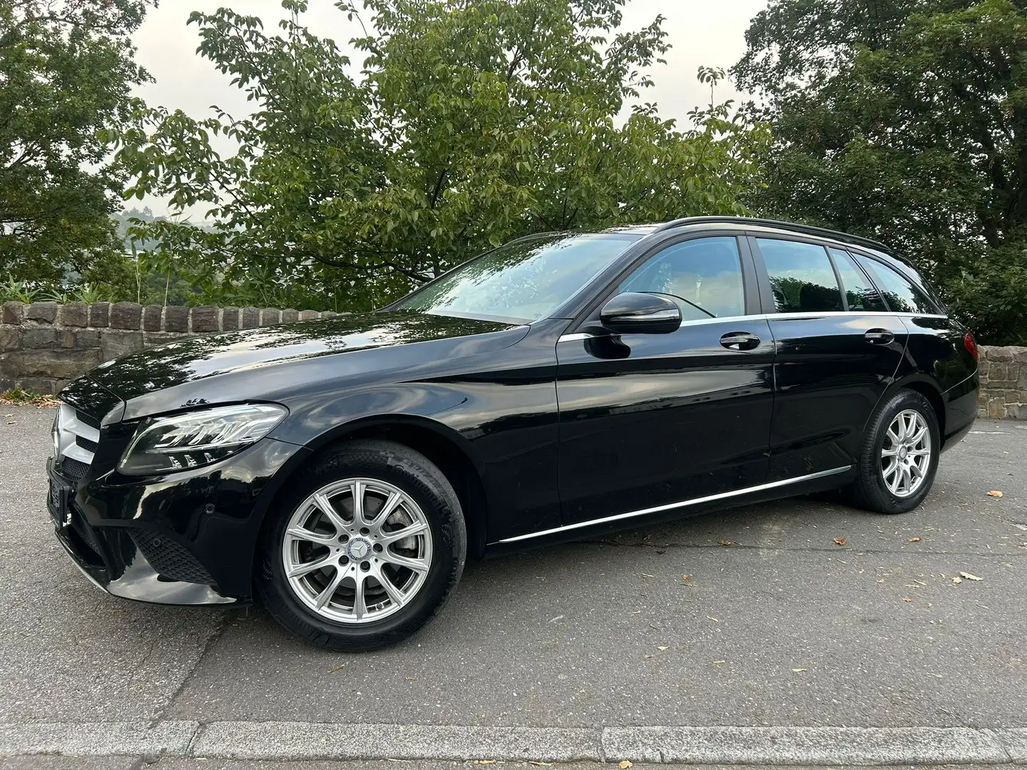 Mercedes-Benz C 180 C 180 d T Navi/LED/1.Hand Schwarz - 1