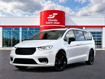 White 2025 Chrysler Pacifica Minivan Front-Wheel Drive 9-Speed Automatic