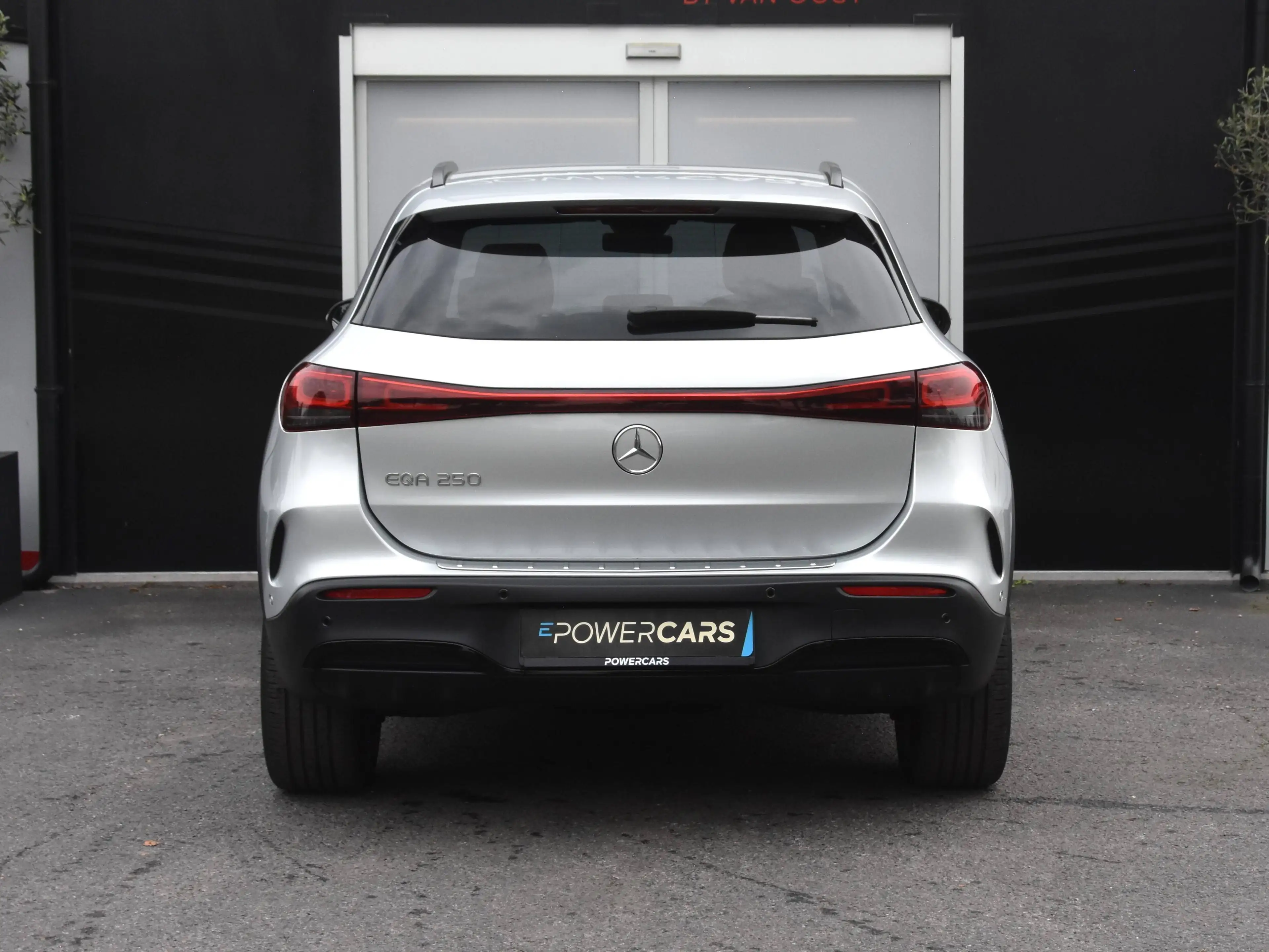 Mercedes-Benz EQA 250 AMG Line | Nightpakket | 20" AMG | Camera | Keyless — photo 10