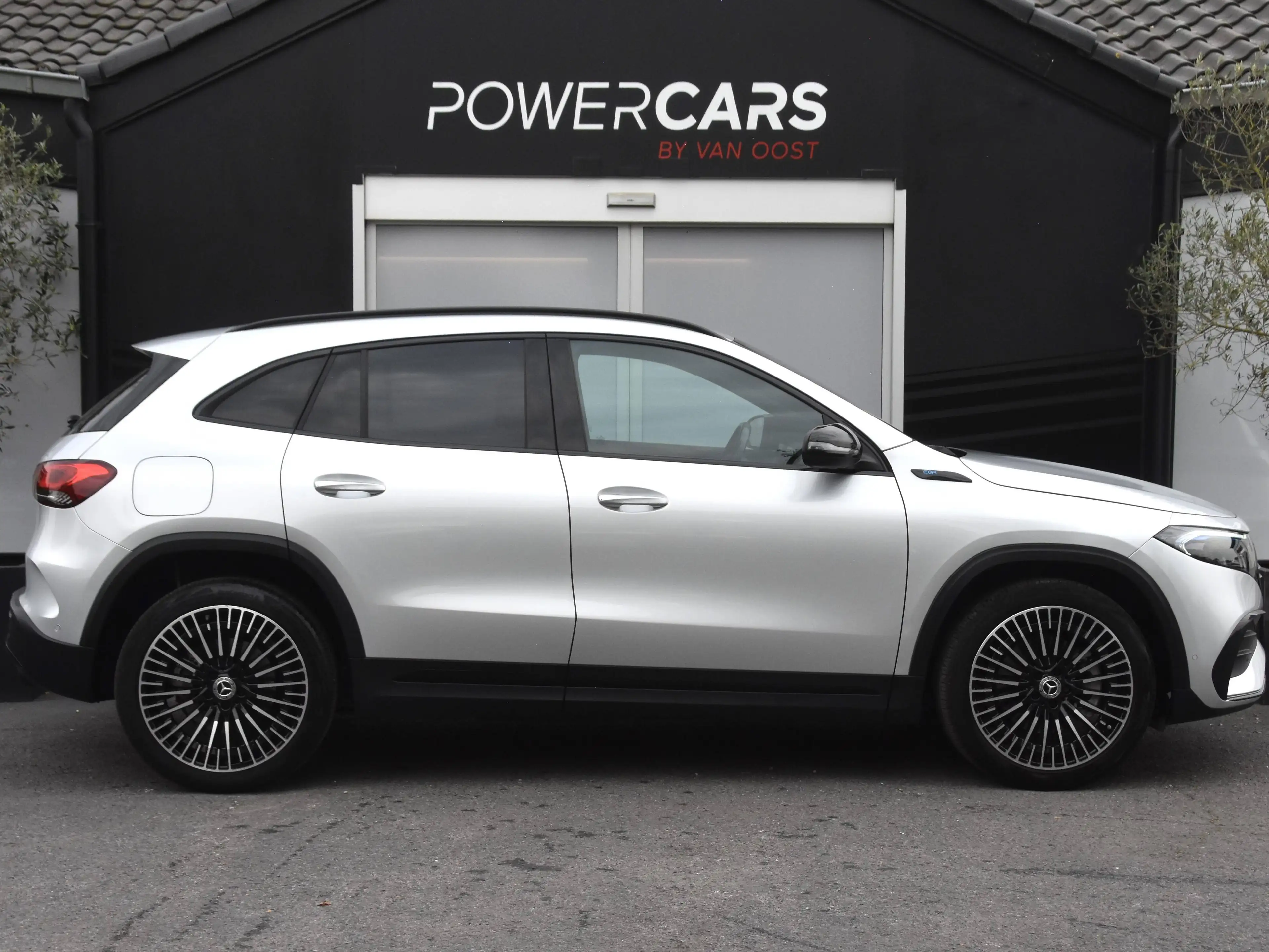 Mercedes-Benz EQA 250 AMG Line | Nightpakket | 20" AMG | Camera | Keyless — photo 5