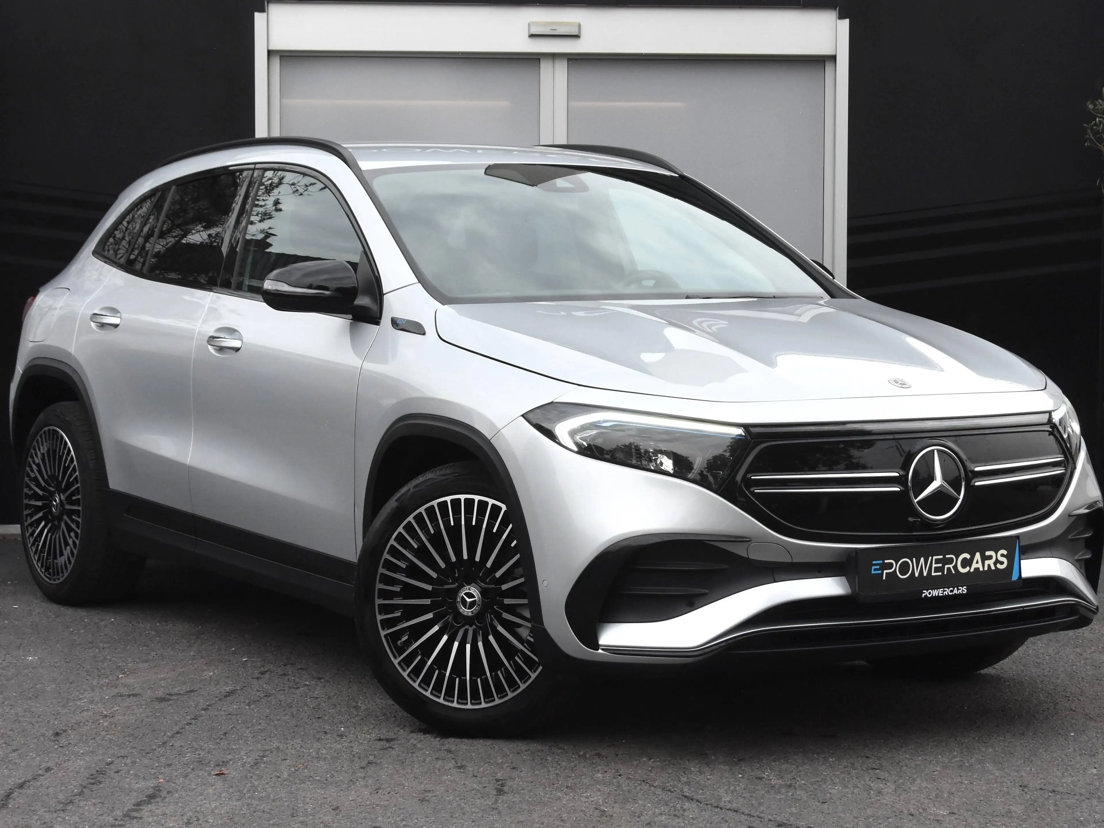 Mercedes-Benz EQA 250 AMG Line | Nightpakket | 20" AMG | Camera | Keyless — photo 4