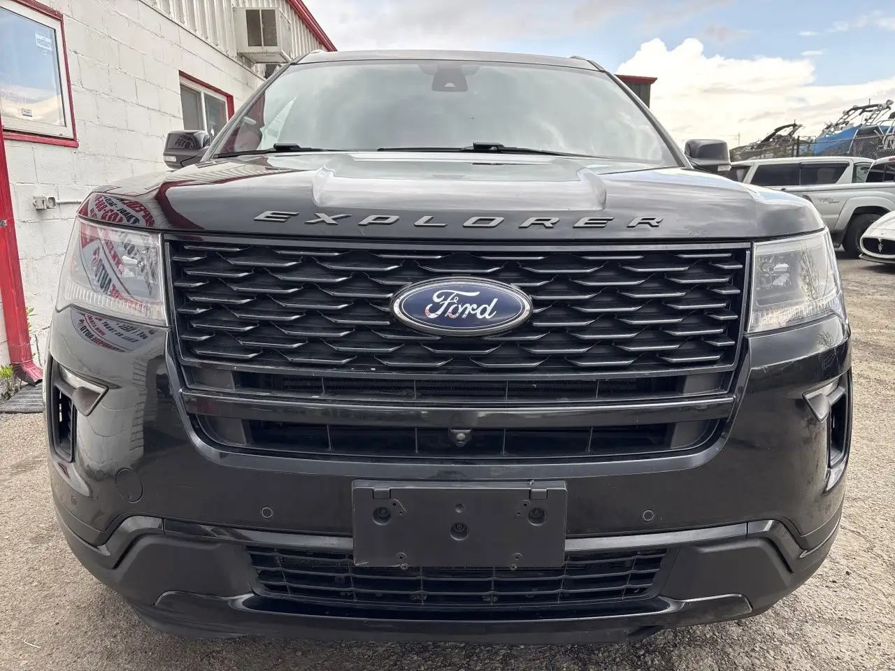 Ford Explorer снимка Ford Explorer