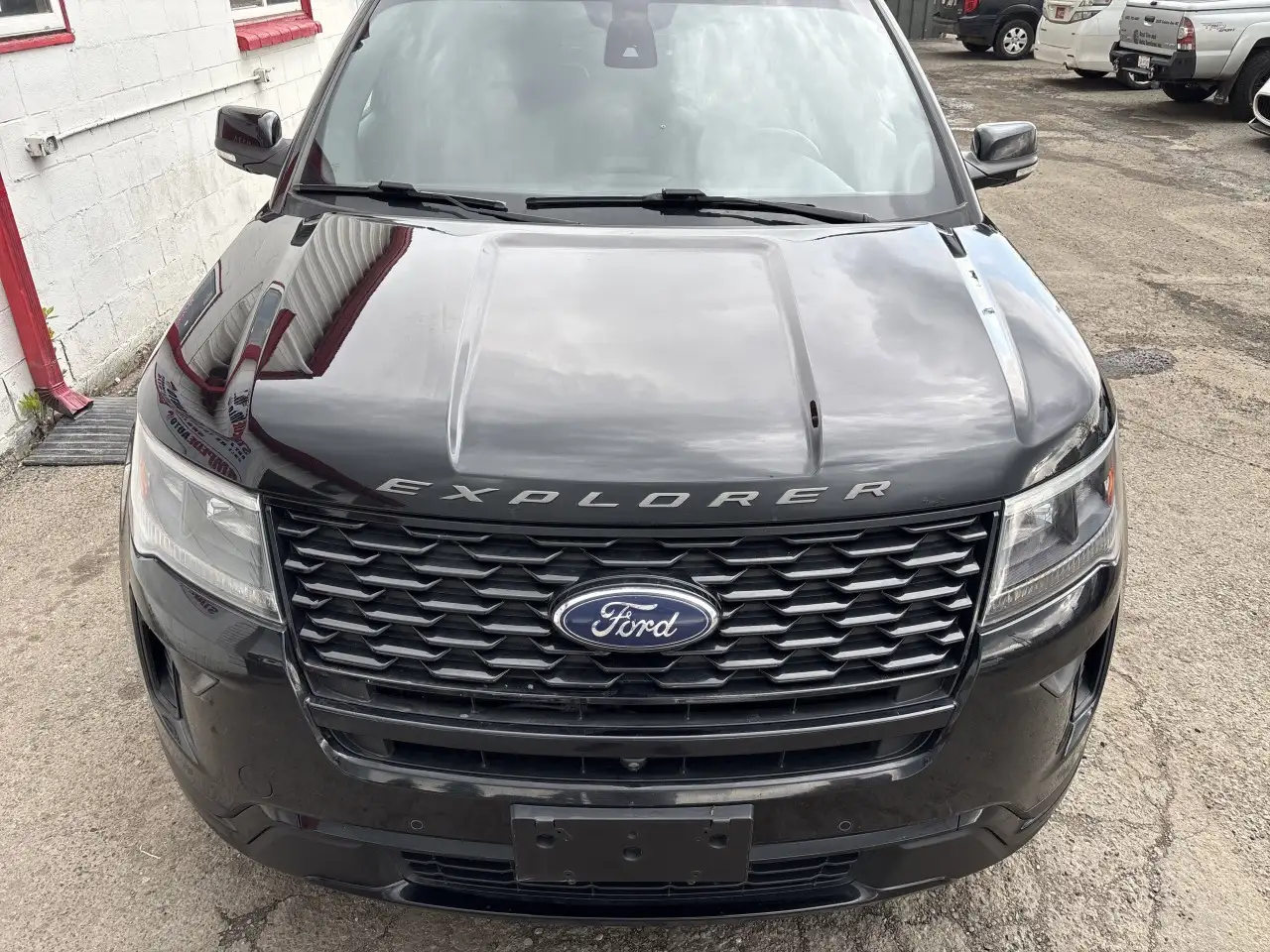 Ford Explorer снимка Ford Explorer