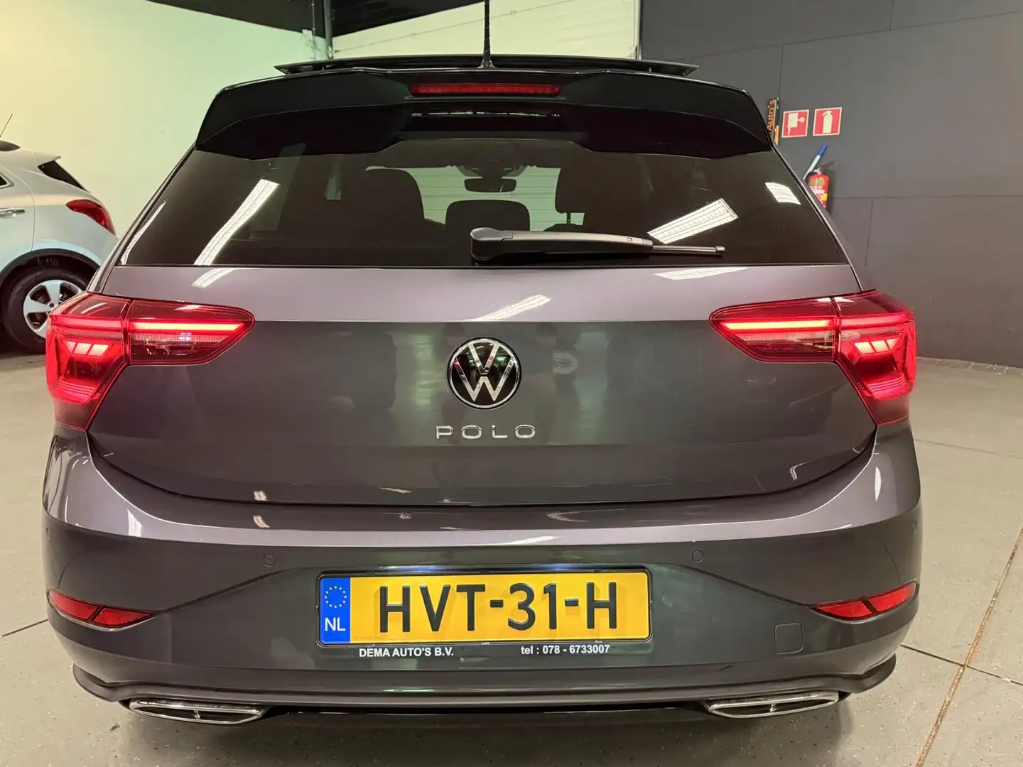 Volkswagen Polo 1.0 TSI 3X R-LINE PANO/V-COCKPIT/DAB/CARPLAY/IQ-LI Grijs - 2