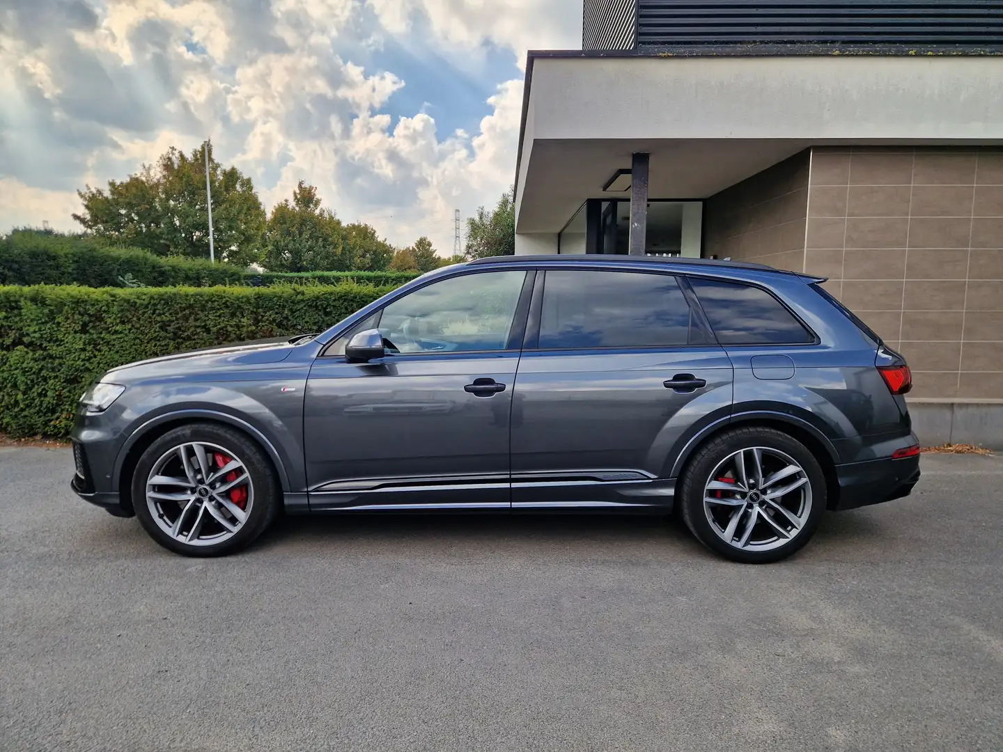 Audi Q7 55TFSIe S line - Trekhaak, Luchtvering, Pano, B&O Gris - 2