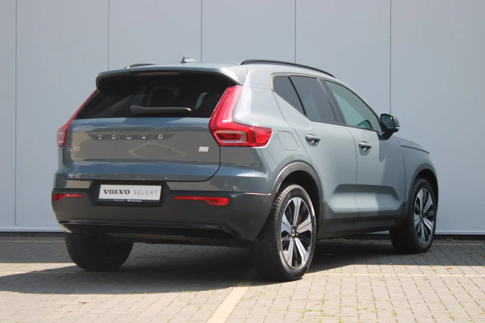 Volvo XC40 T5 263PK AUT7 Recharge R-Design | Adaptive Cruise Grigio - 2